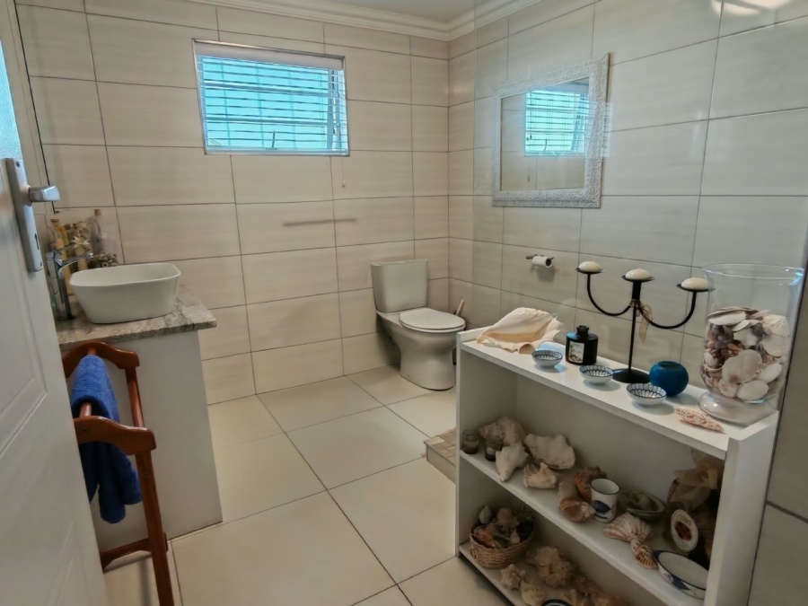 4 Bedroom Property for Sale in Herolds Bay Western Cape